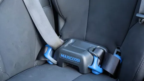 jak zapiac pasami fotelik maxicosi